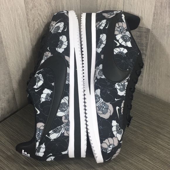 NIKE WMNS CLASSIC CORTEZ LX black/black-white - Picture 6 of 8